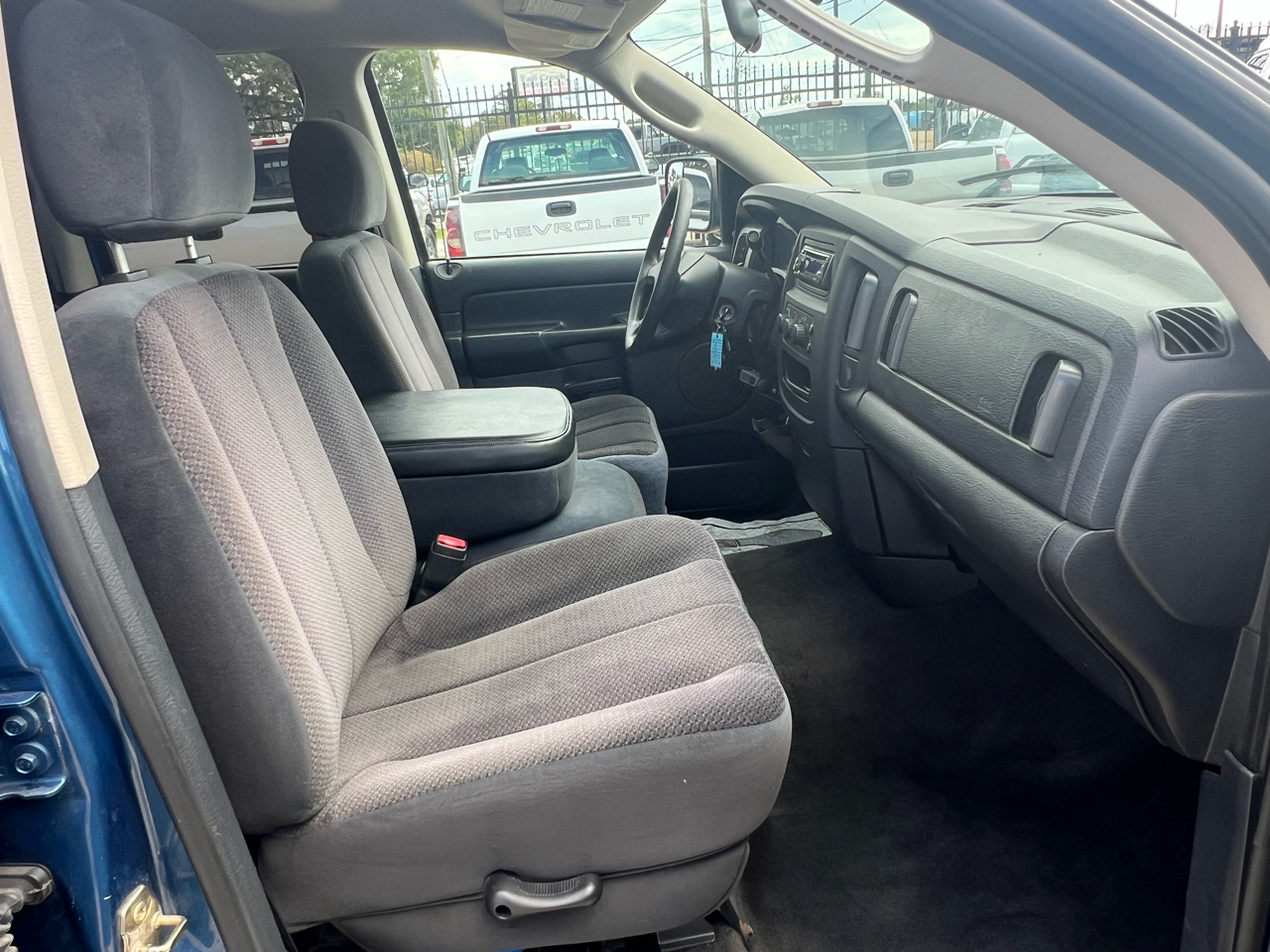 Dodge Ram 2500 SLT Quad Cab 2WD 2003 Dodge Ram 2500 SLT Quad Cab 2WD 2003