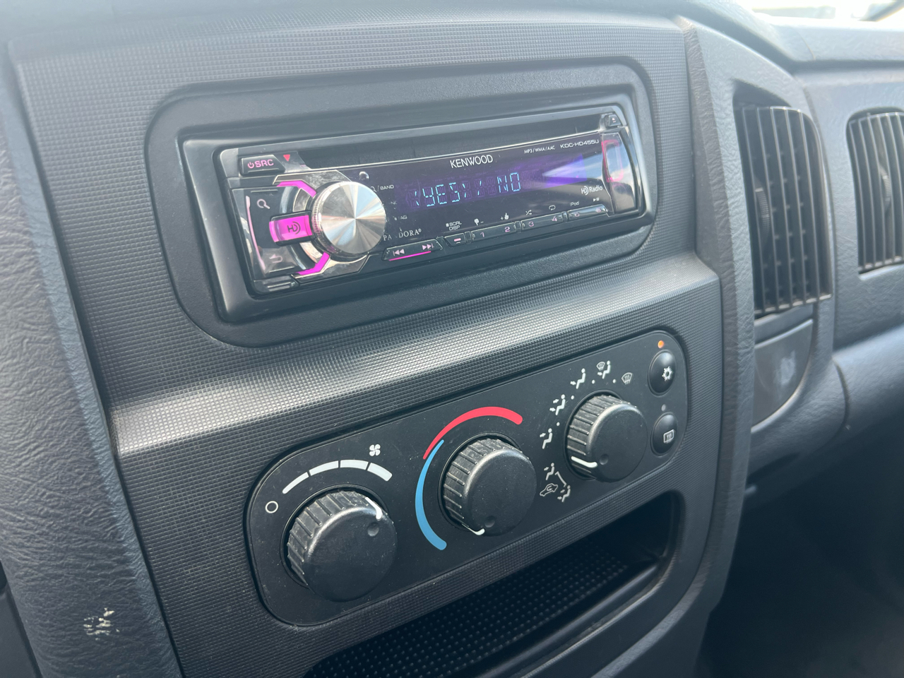 Dodge Ram 2500 SLT Quad Cab 2WD 2003 Dodge Ram 2500 SLT Quad Cab 2WD 2003