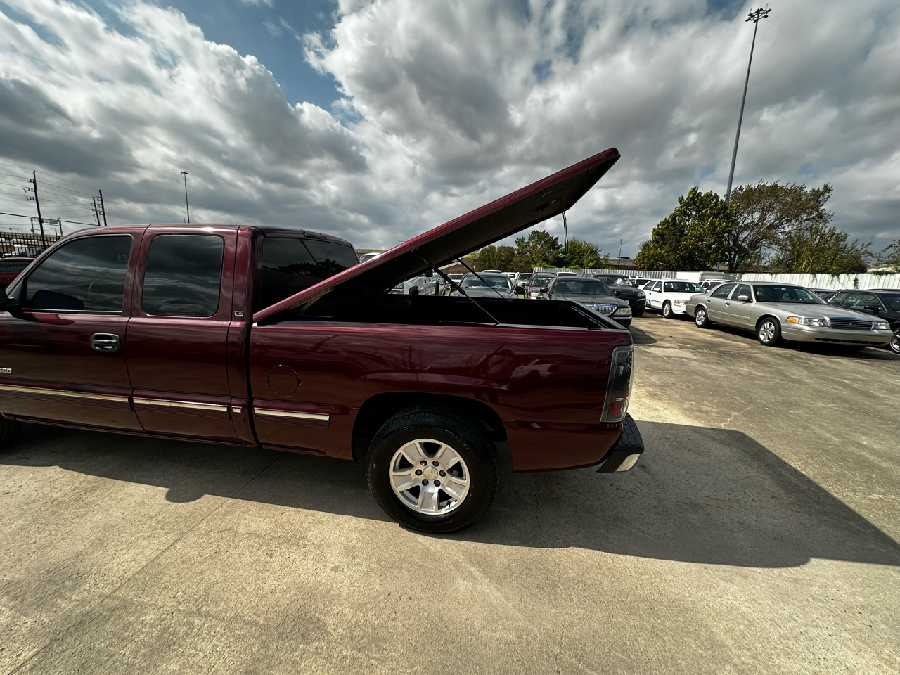 Chevrolet Silverado 1500 LS Ext. Cab Short Bed 2WD 2002 Chevrolet Silverado 1500 LS Ext. Cab Short Bed 2WD 2002