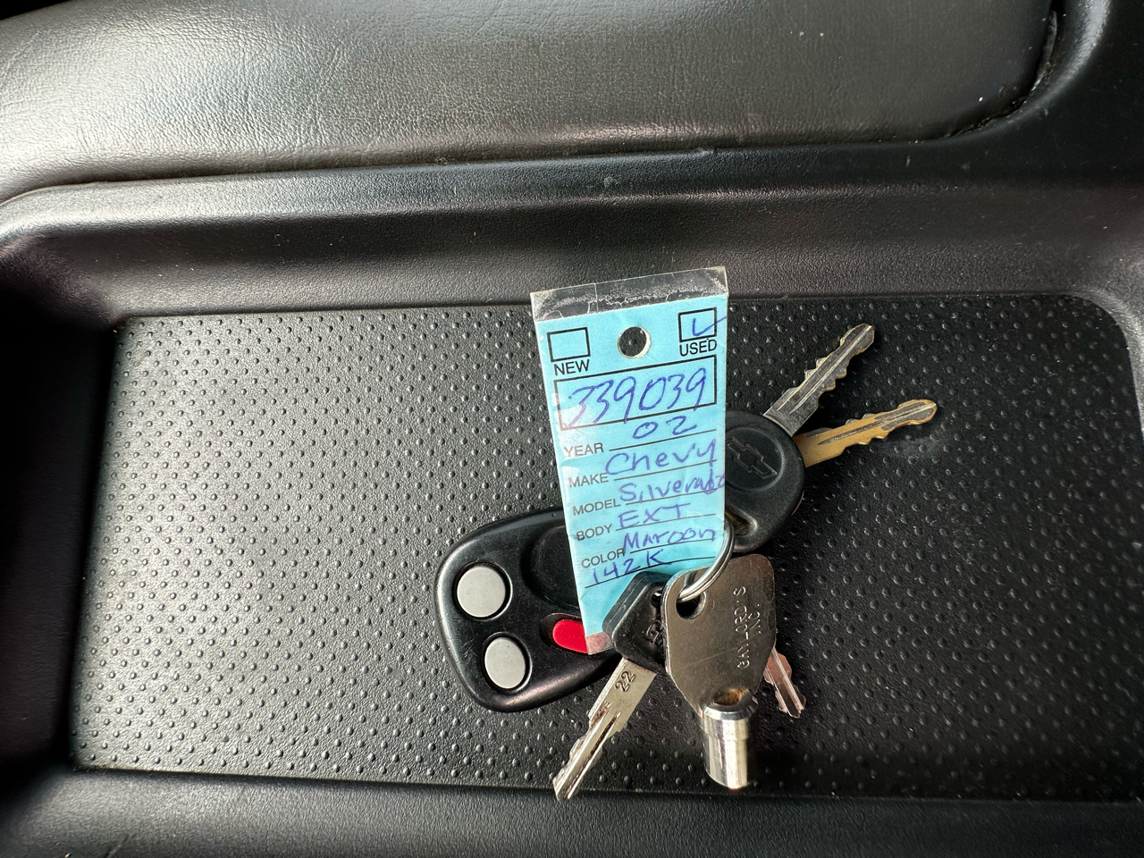 Chevrolet Silverado 1500 LS Ext. Cab Short Bed 2WD 2002 Chevrolet Silverado 1500 LS Ext. Cab Short Bed 2WD 2002