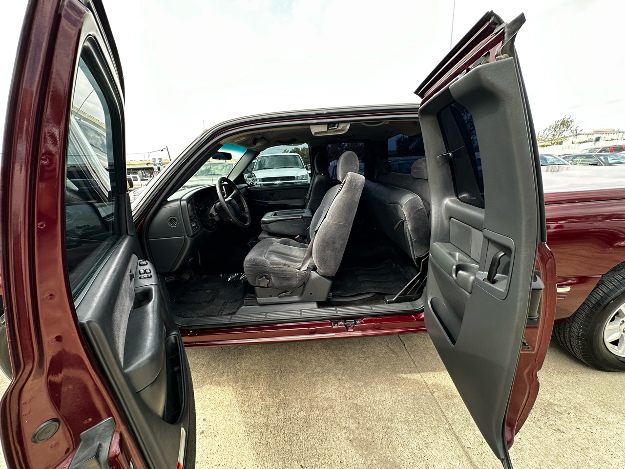 Chevrolet Silverado 1500 LS Ext. Cab Short Bed 2WD 2002 Chevrolet Silverado 1500 LS Ext. Cab Short Bed 2WD 2002