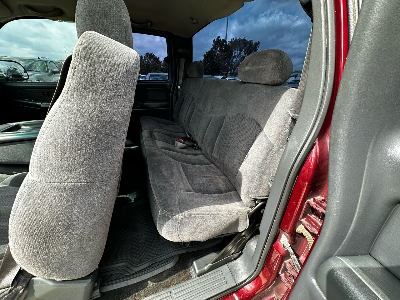 Chevrolet Silverado 1500 LS Ext. Cab Short Bed 2WD 2002 Chevrolet Silverado 1500 LS Ext. Cab Short Bed 2WD 2002