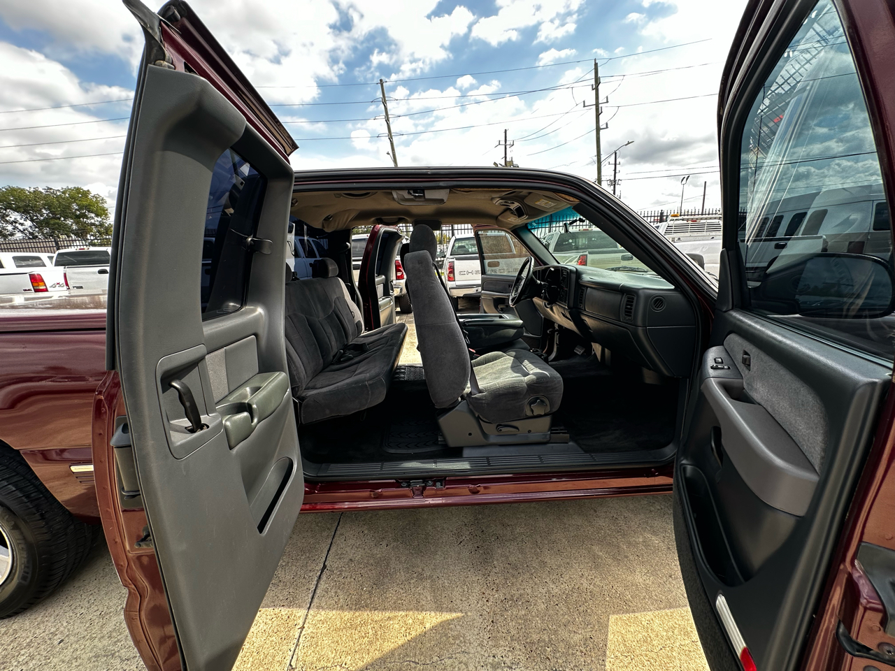 Chevrolet Silverado 1500 LS Ext. Cab Short Bed 2WD 2002 Chevrolet Silverado 1500 LS Ext. Cab Short Bed 2WD 2002