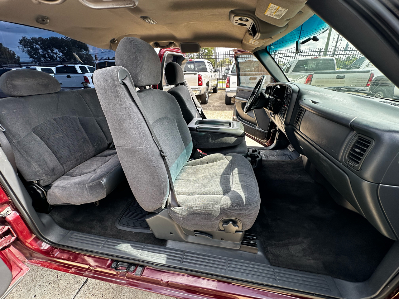 Chevrolet Silverado 1500 LS Ext. Cab Short Bed 2WD 2002 Chevrolet Silverado 1500 LS Ext. Cab Short Bed 2WD 2002