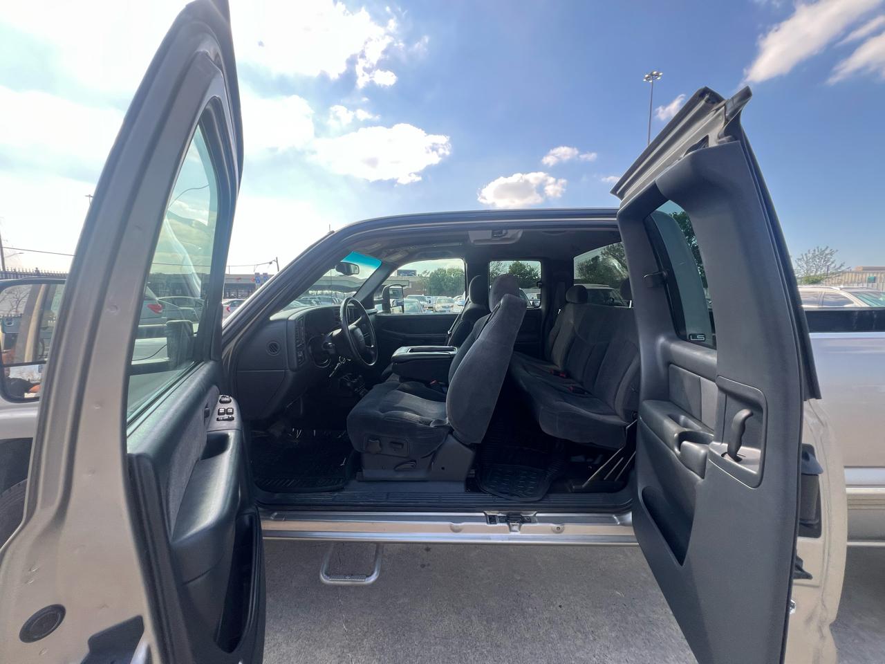 Chevrolet Silverado 2500HD Ext. Cab Long Bed 4WD 2002