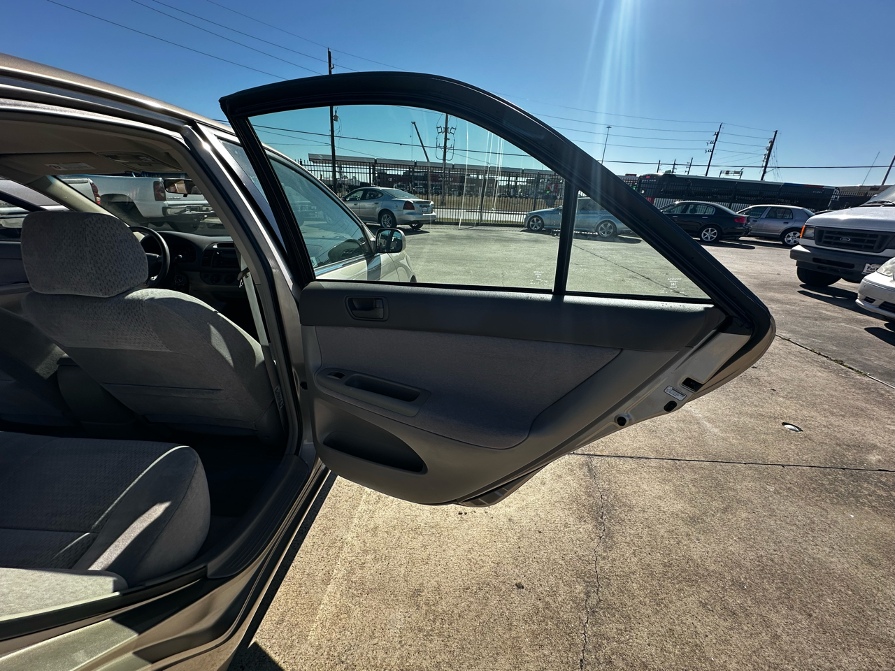 Toyota Camry LE 2003