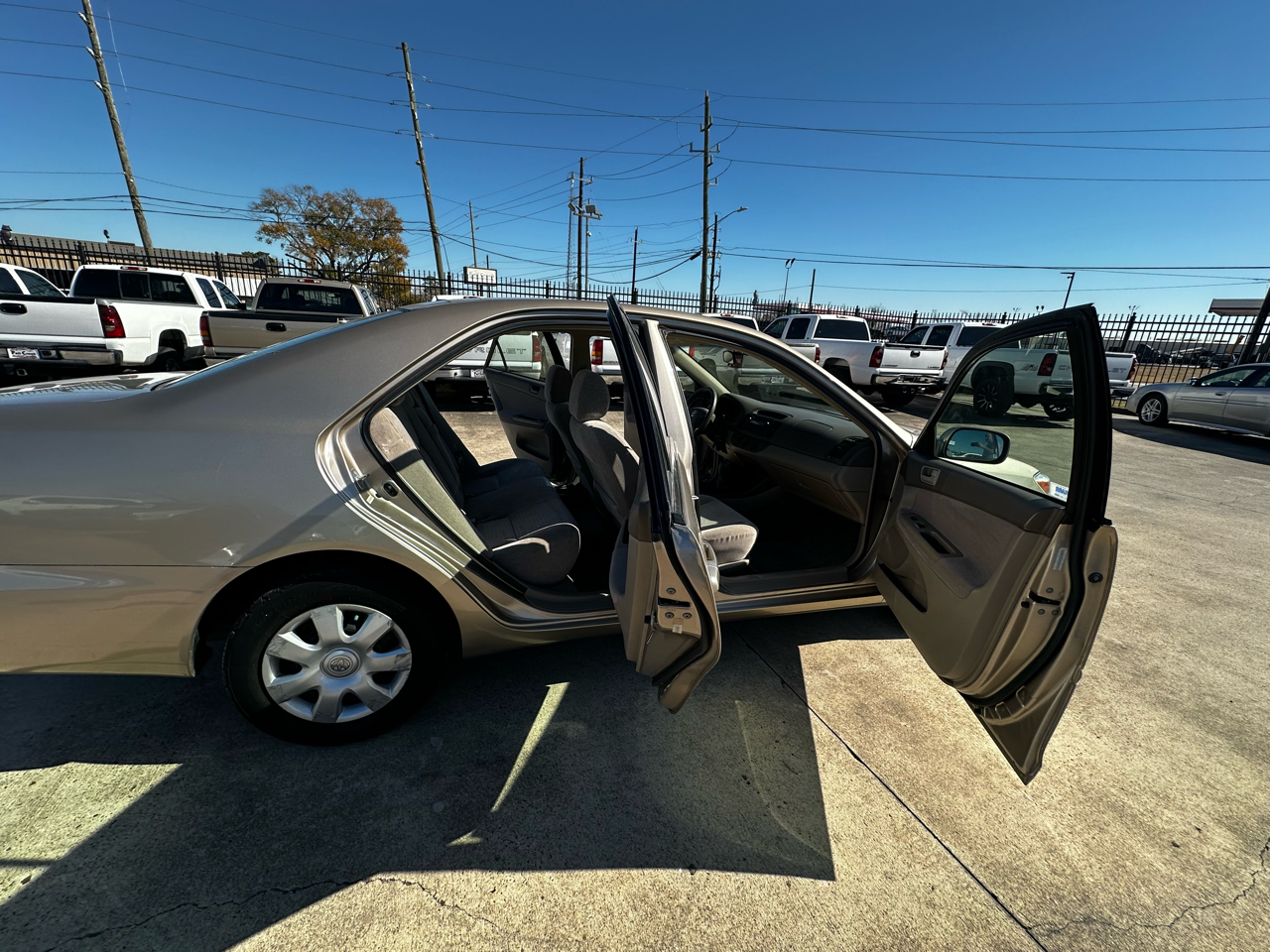 Toyota Camry LE 2003