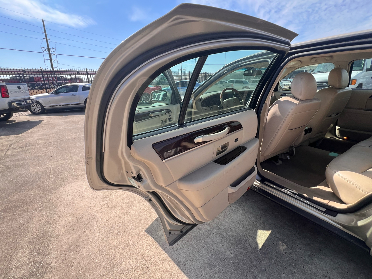 Lincoln Town Car Signature L 2008