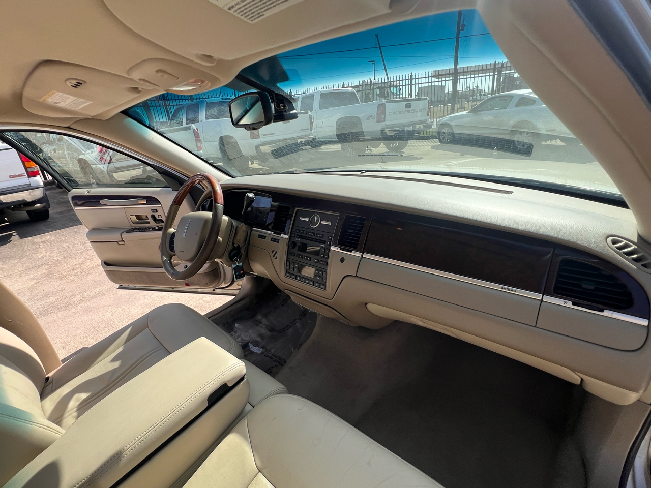 Lincoln Town Car Signature L 2008