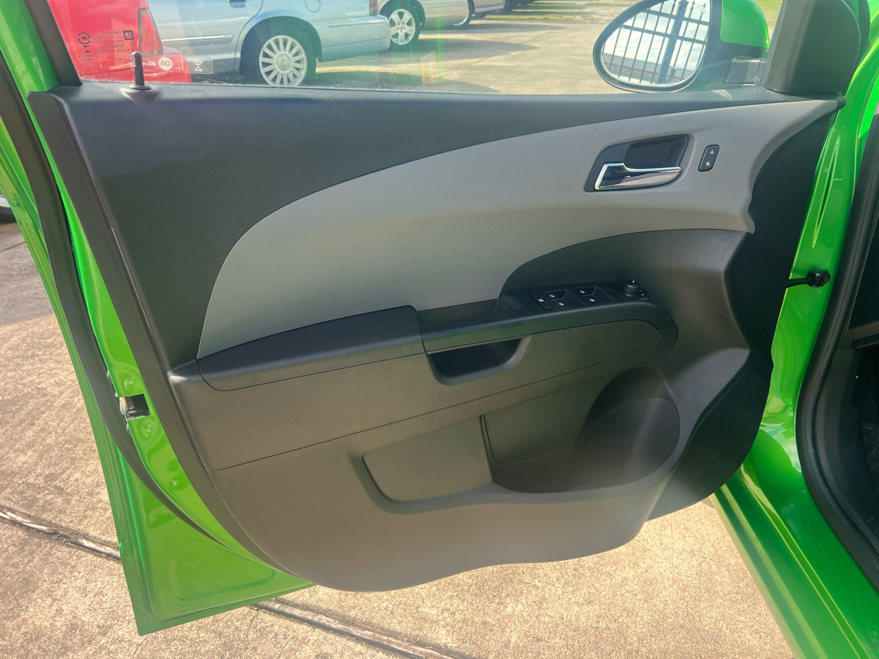 Chevrolet Sonic LT Auto 5-Door 2016