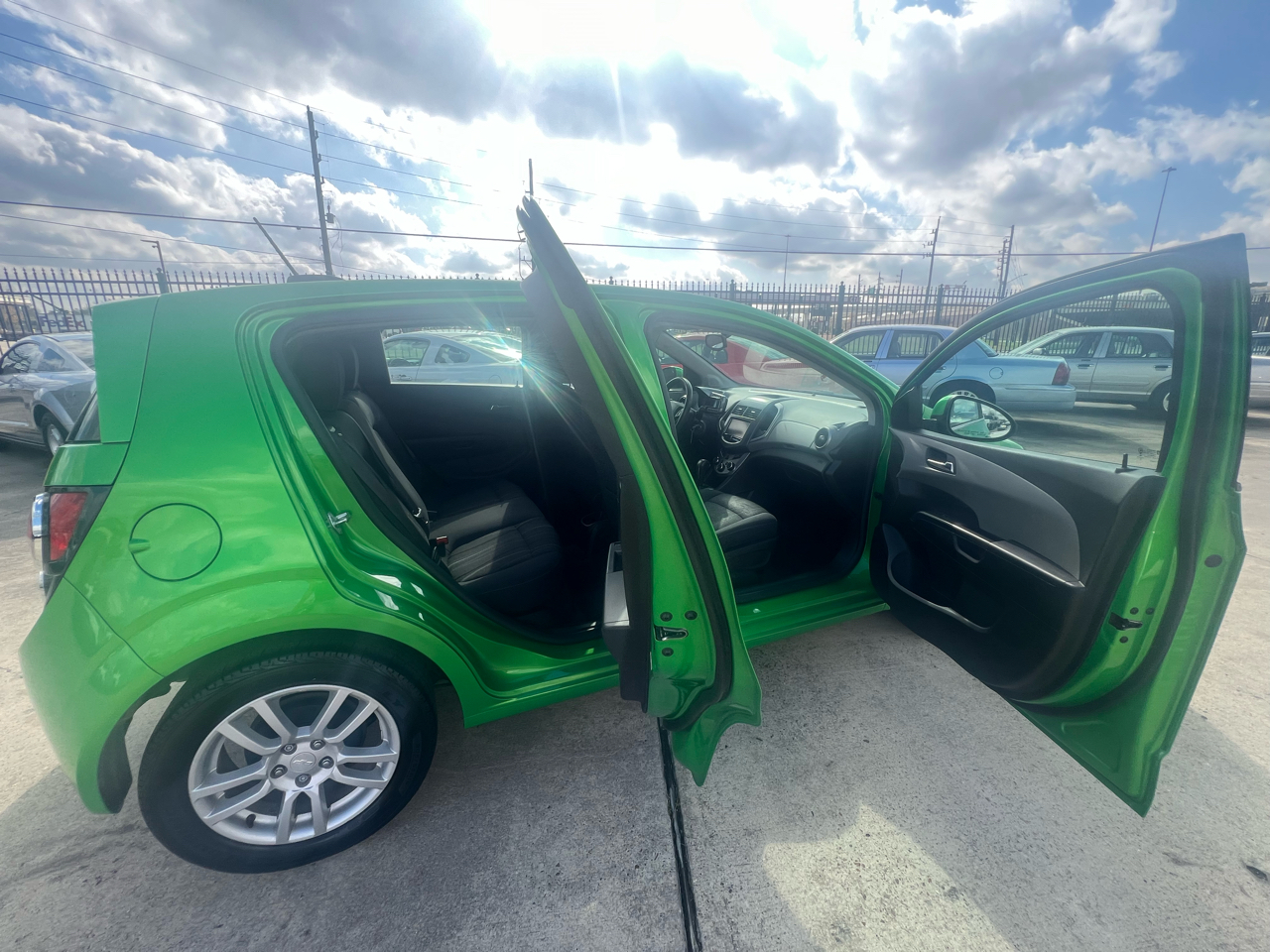 Chevrolet Sonic LT Auto 5-Door 2016