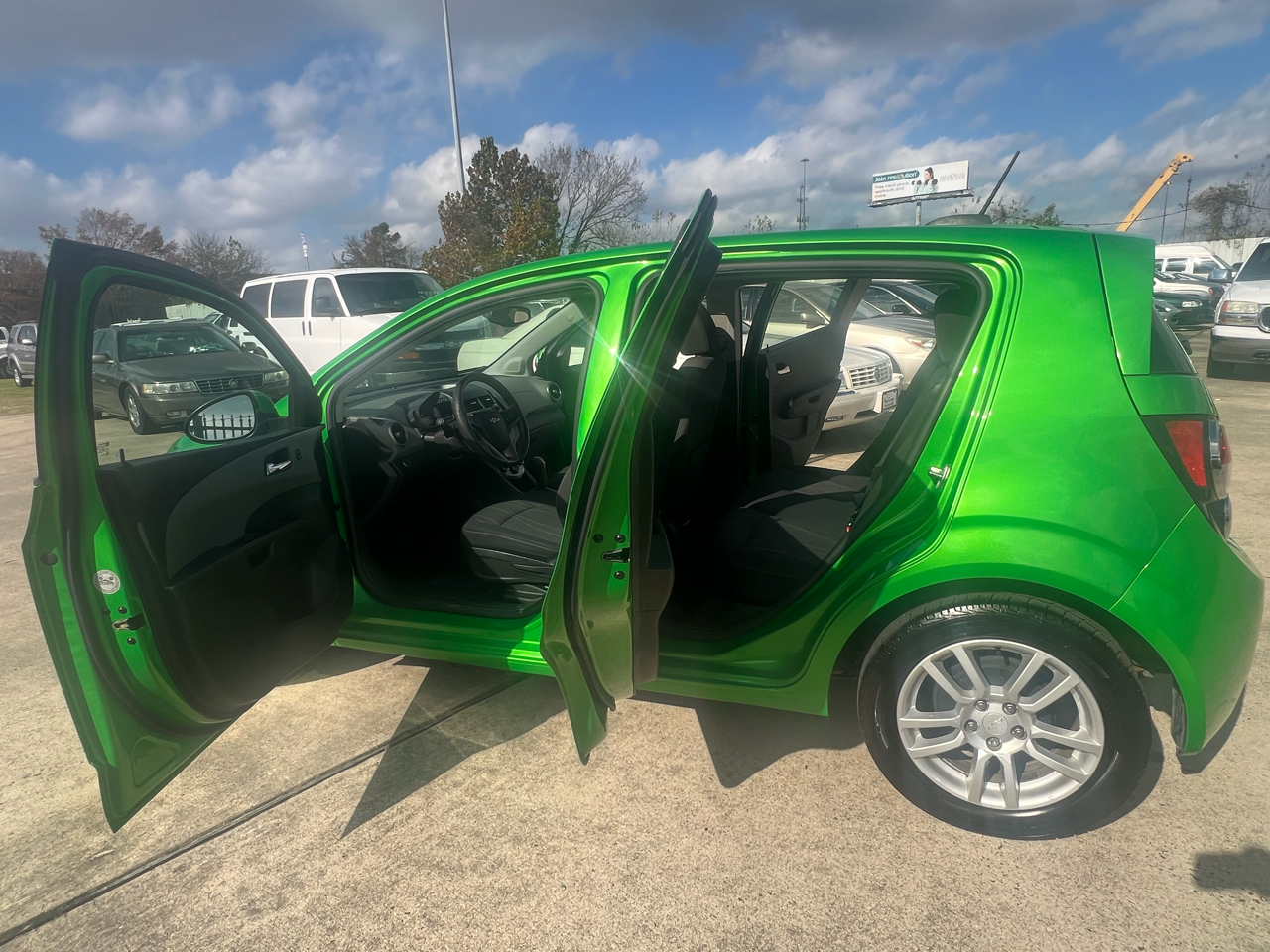 Chevrolet Sonic LT Auto 5-Door 2016