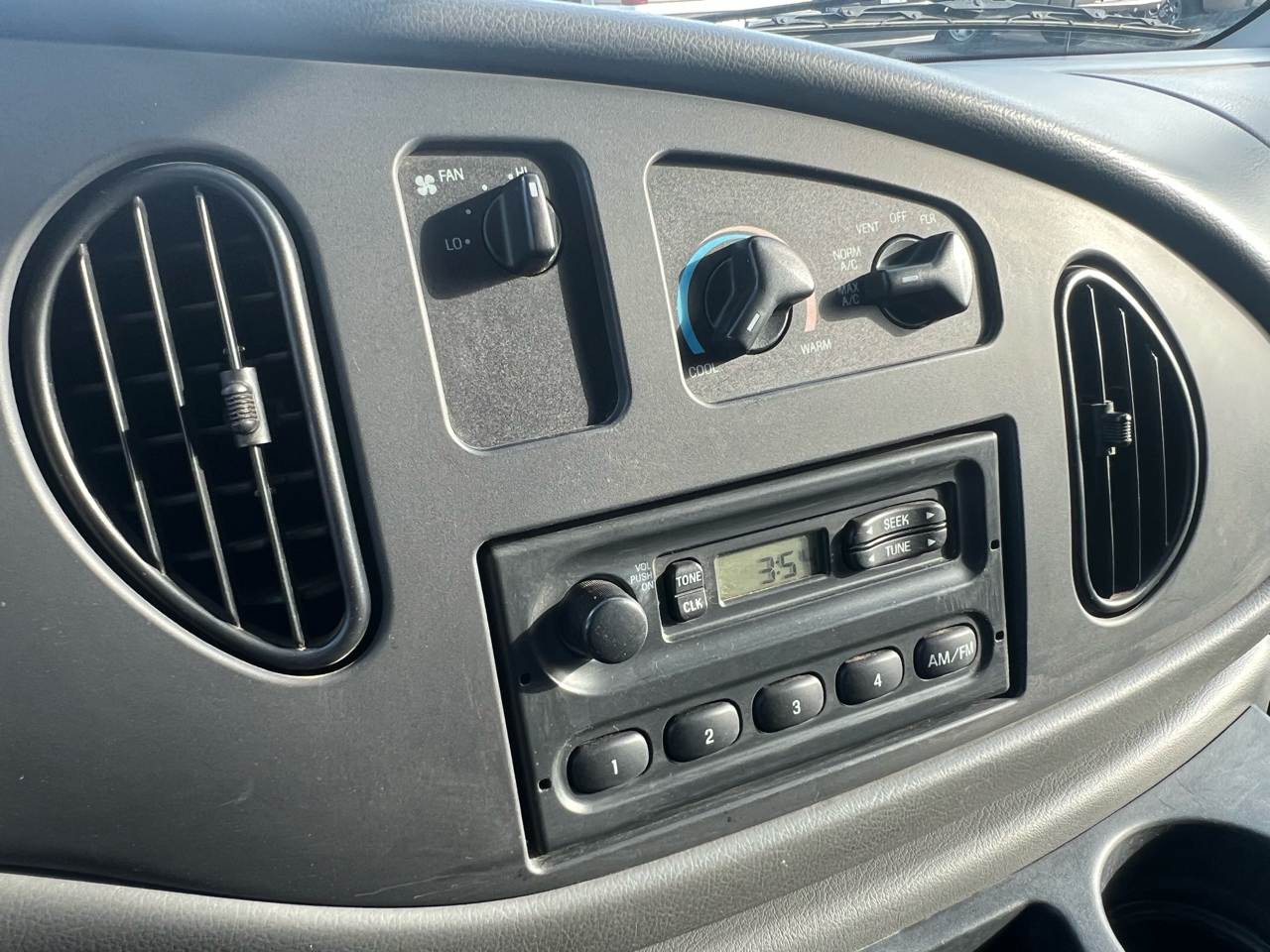 Ford Econoline E-150 2007