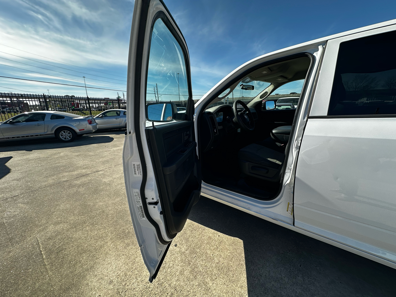 RAM 1500 Tradesman Crew Cab 4WD 2012