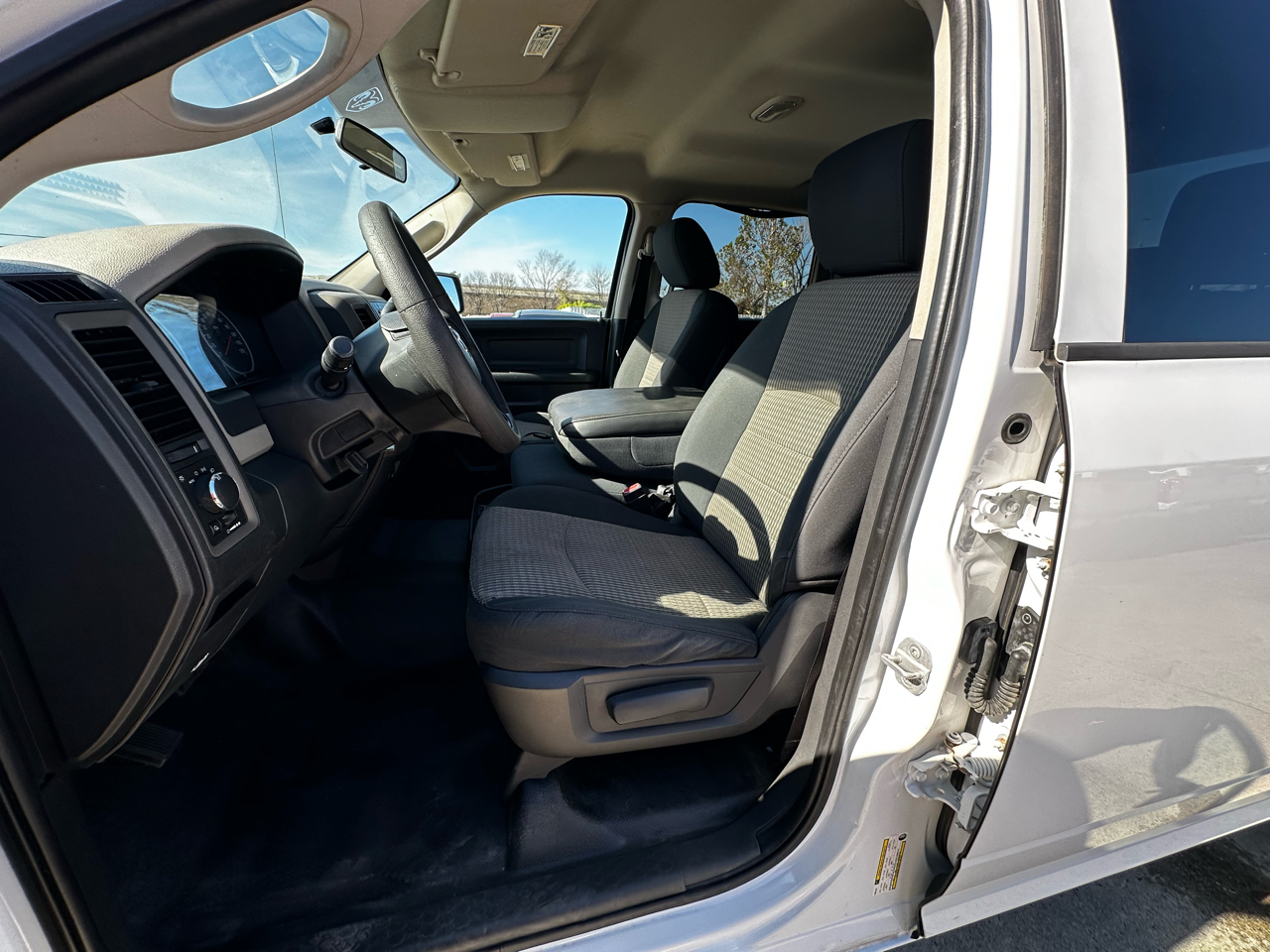 RAM 1500 Tradesman Crew Cab 4WD 2012