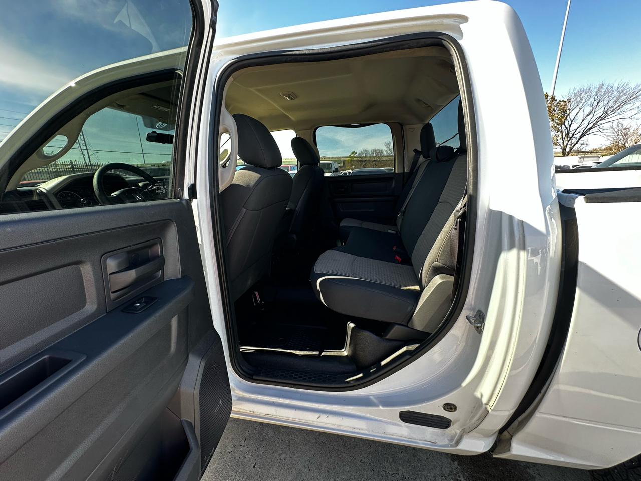 RAM 1500 Tradesman Crew Cab 4WD 2012