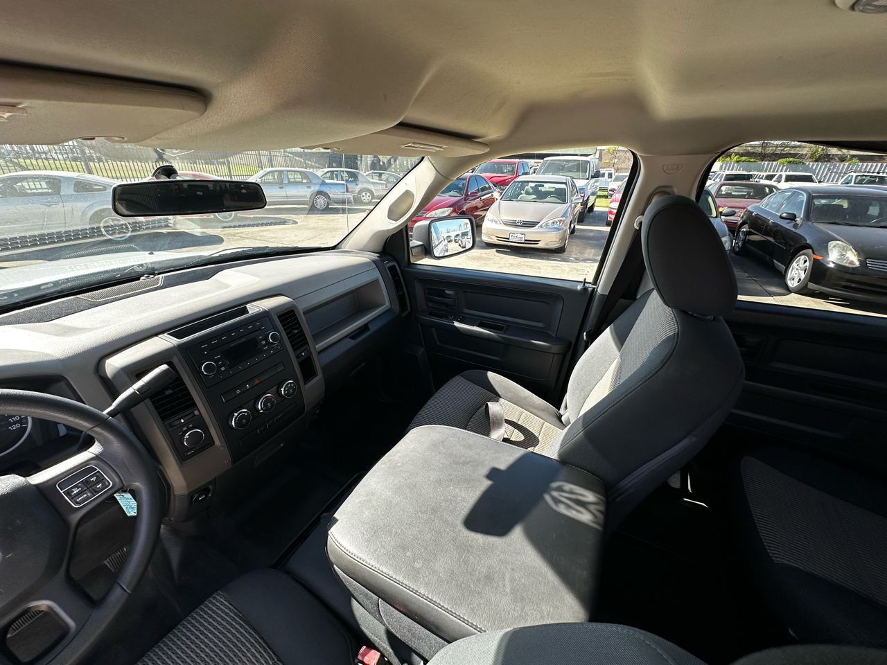 RAM 1500 Tradesman Crew Cab 4WD 2012