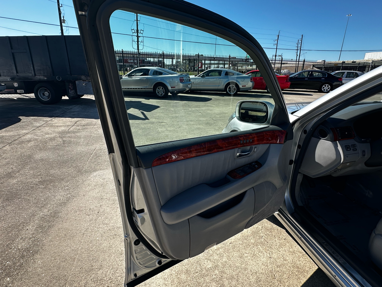 Lexus LS 430 Sedan 2005