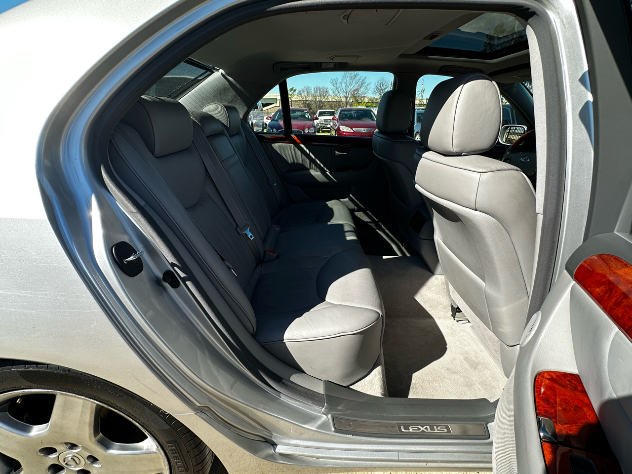 Lexus LS 430 Sedan 2005