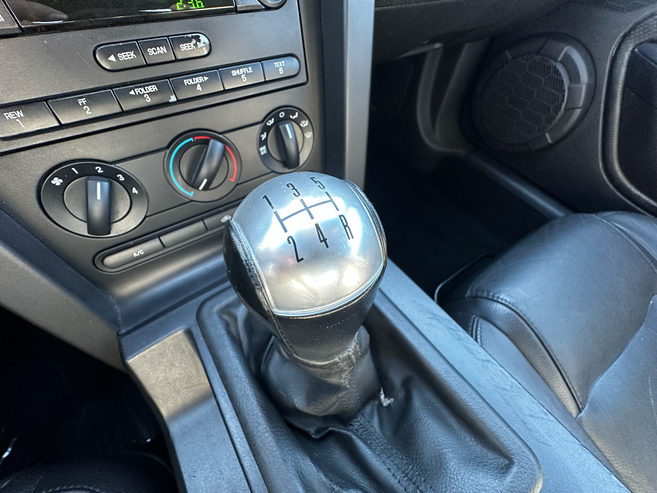 Ford Mustang V6 Premium Coupe 2006