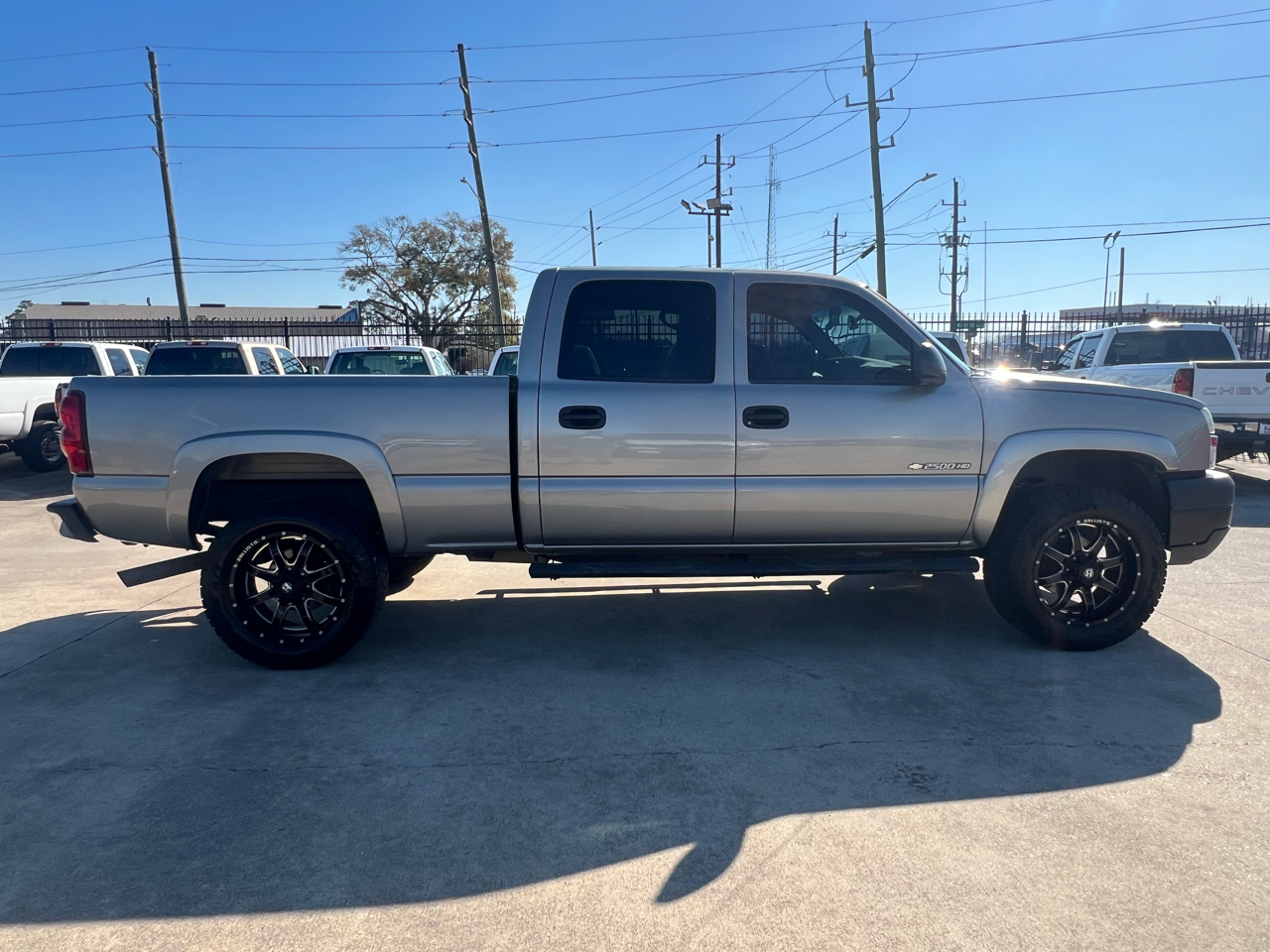 Chevrolet Silverado 2500HD Crew Cab Short Bed 2WD 2003