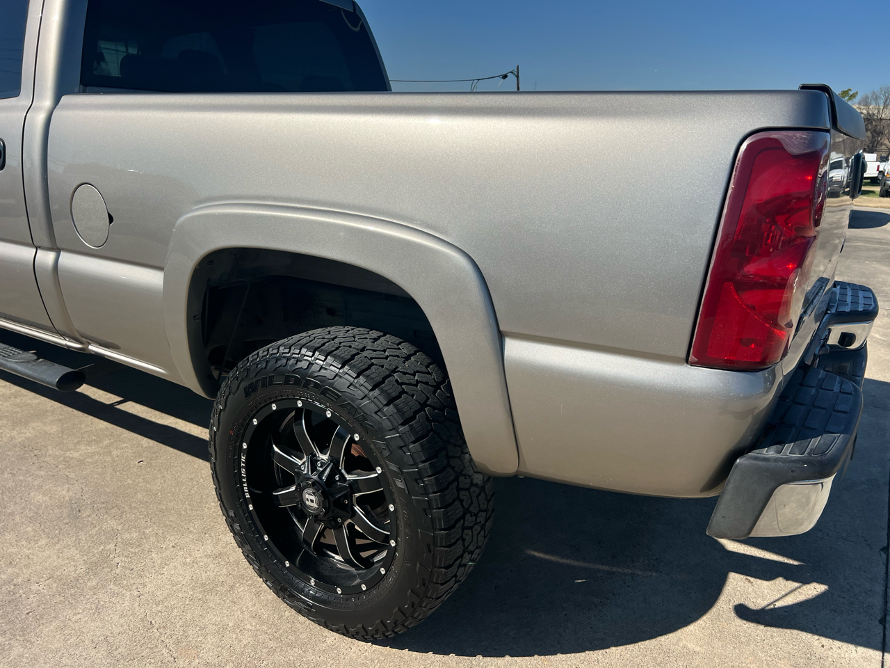 Chevrolet Silverado 2500HD Crew Cab Short Bed 2WD 2003