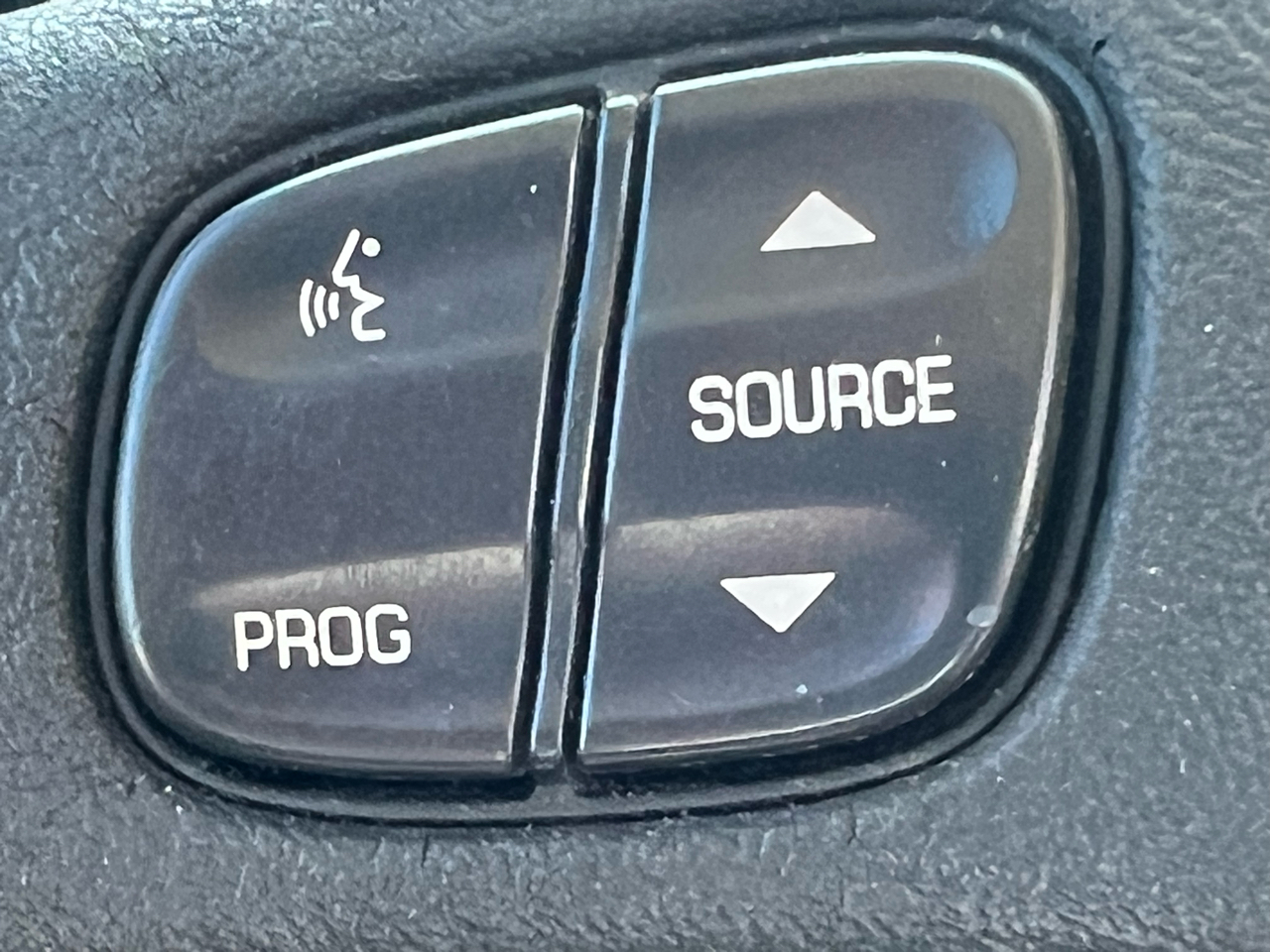 Chevrolet Silverado 2500HD Crew Cab Short Bed 2WD 2003