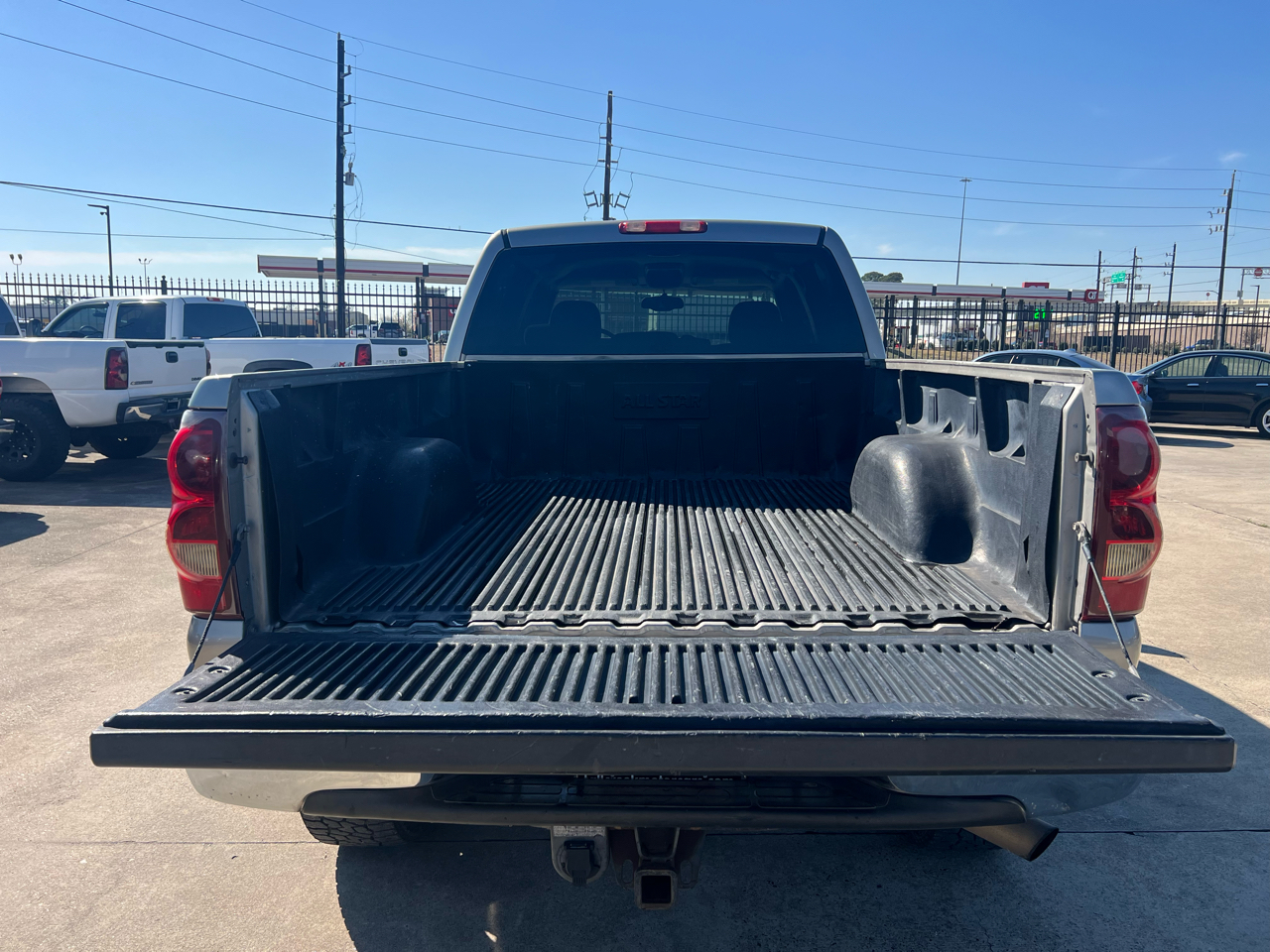 Chevrolet Silverado 2500HD Crew Cab Short Bed 2WD 2003