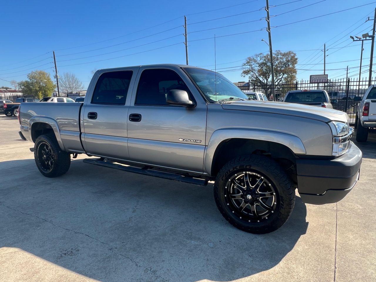 Chevrolet Silverado 2500HD Crew Cab Short Bed 2WD 2003