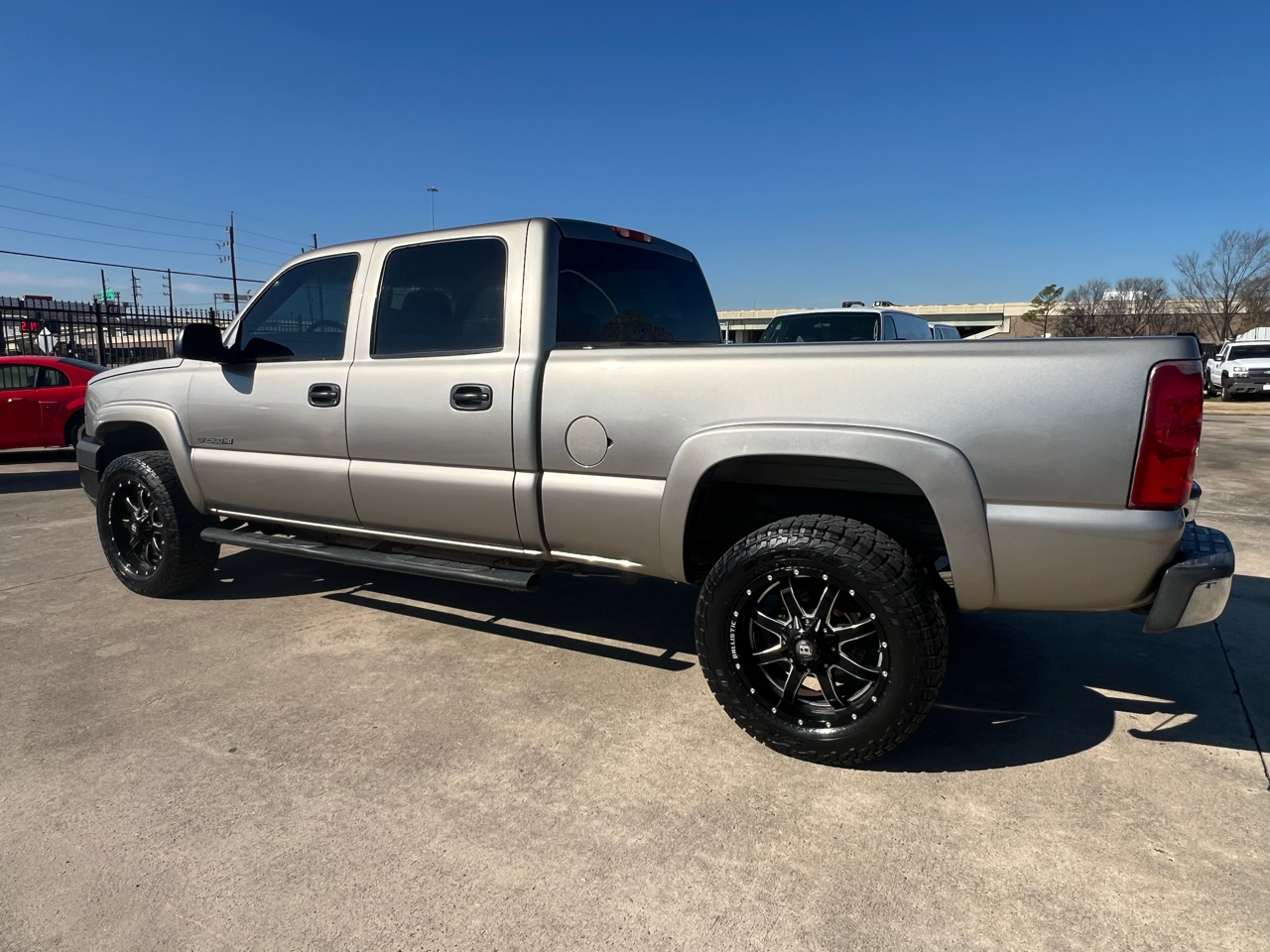 Chevrolet Silverado 2500HD Crew Cab Short Bed 2WD 2003