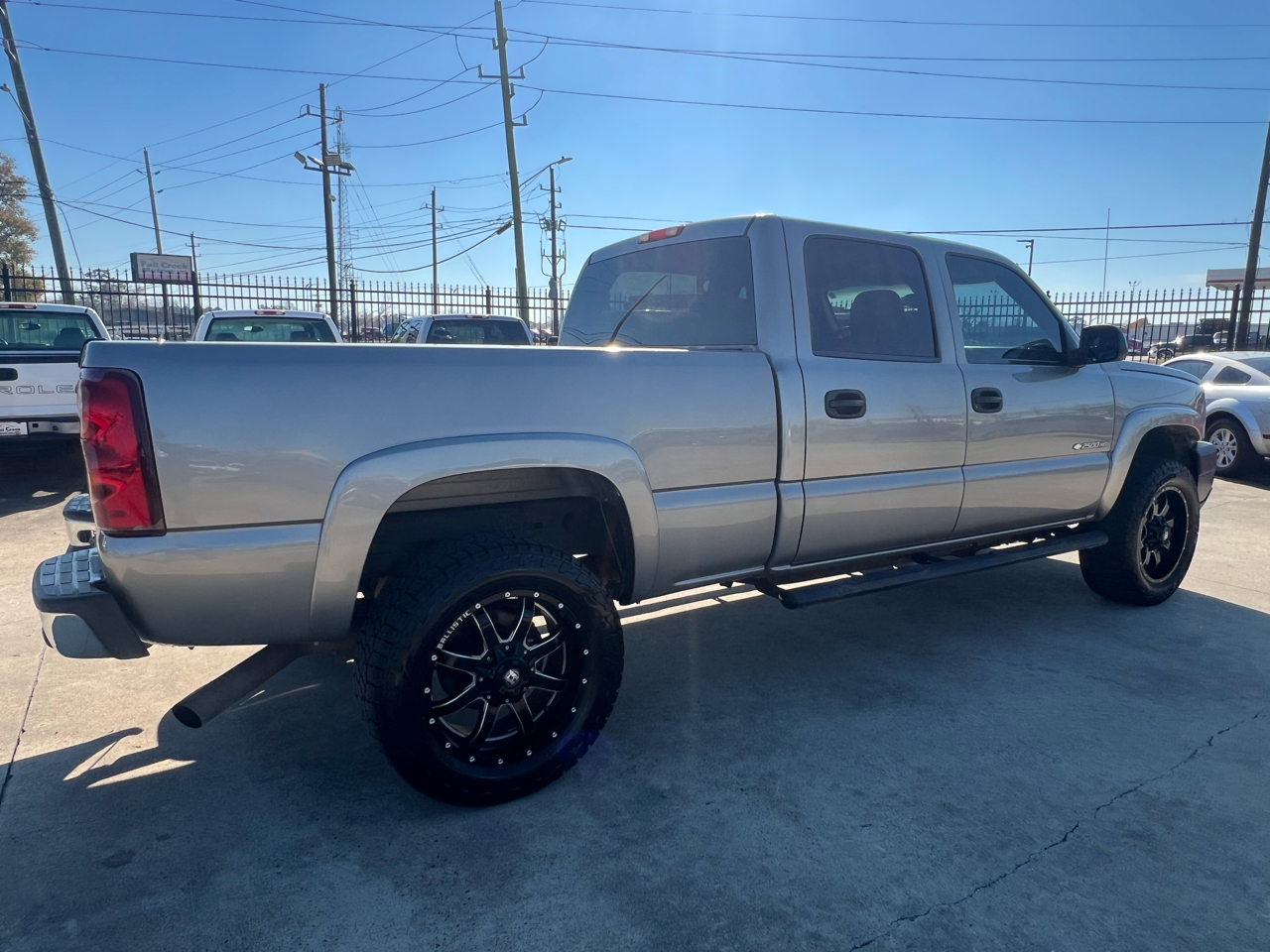 Chevrolet Silverado 2500HD Crew Cab Short Bed 2WD 2003