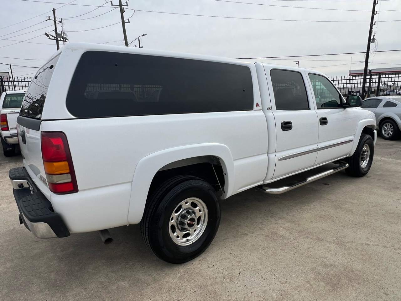 GMC Sierra 1500 HD SLE Crew Cab Short Bed 2WD 2003