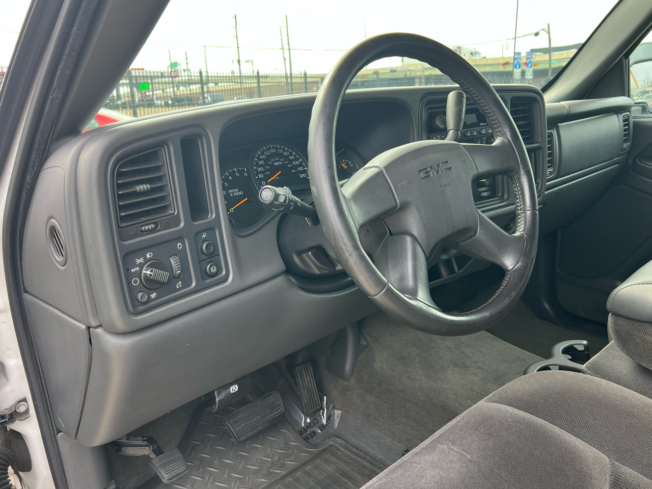 GMC Sierra 1500 HD SLE Crew Cab Short Bed 2WD 2003