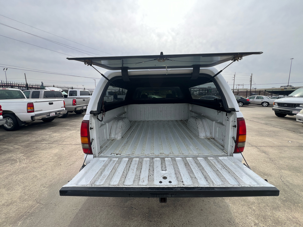 GMC Sierra 1500 HD SLE Crew Cab Short Bed 2WD 2003