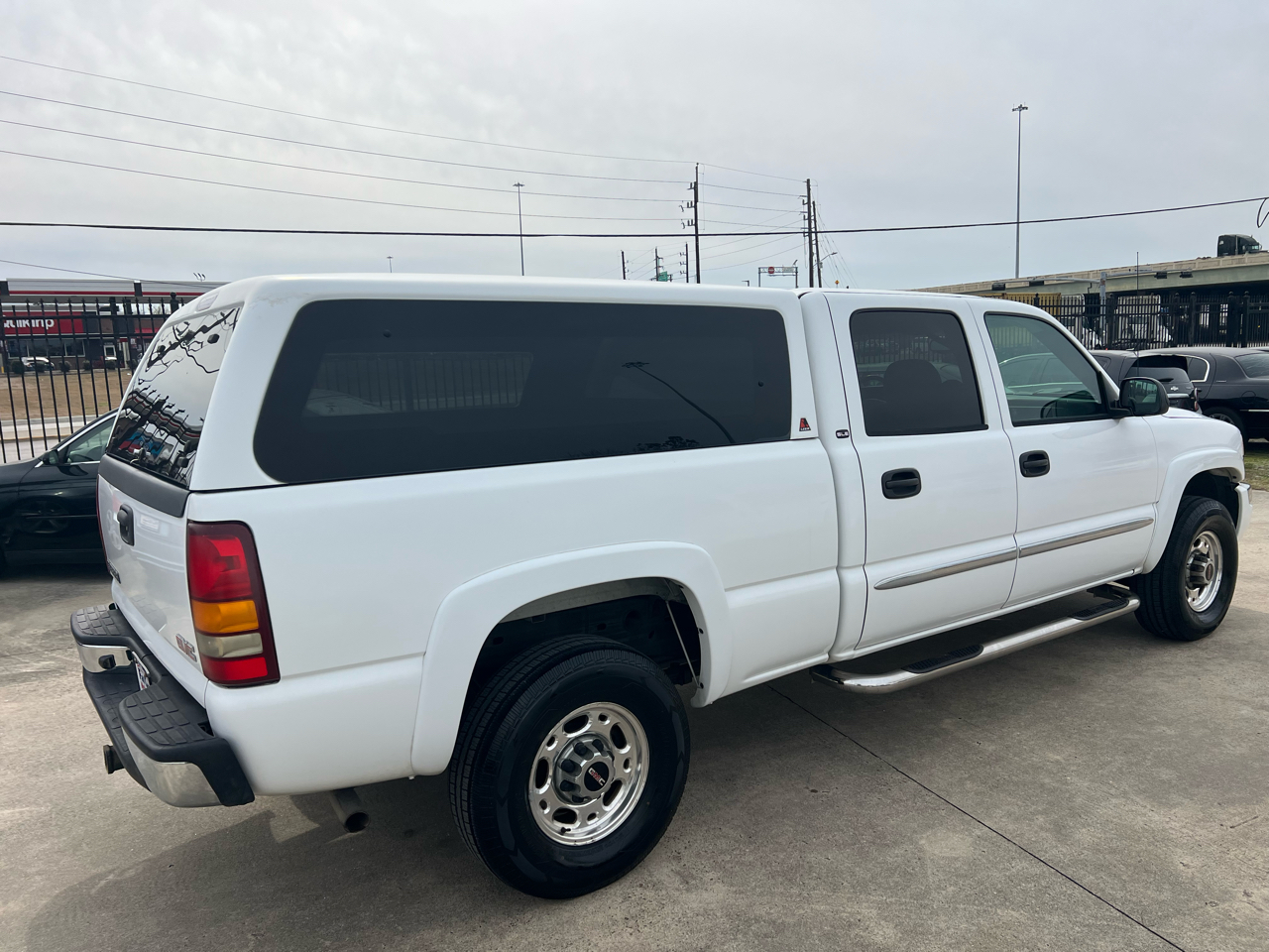 GMC Sierra 1500 HD SLE Crew Cab Short Bed 2WD 2003