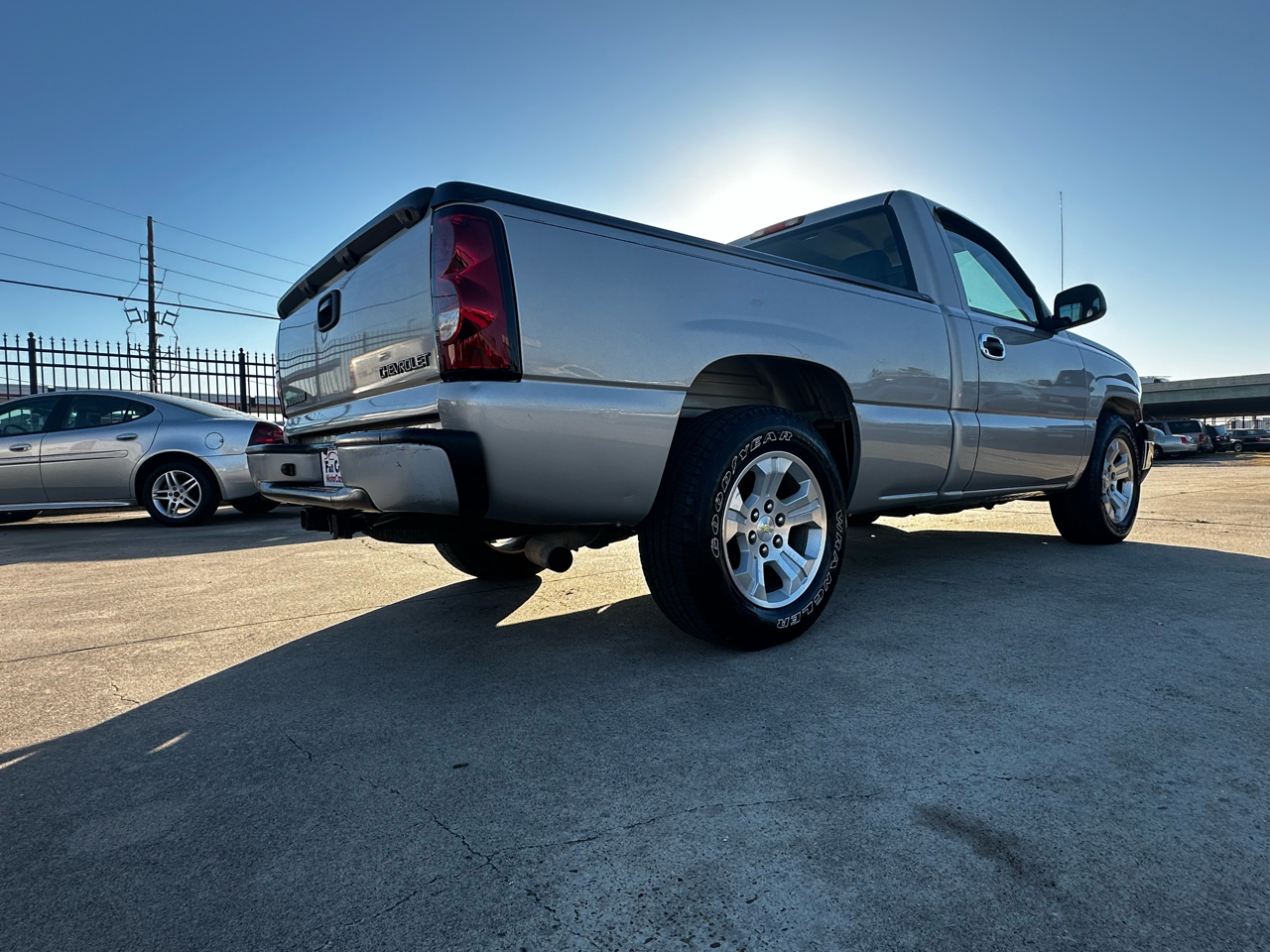 Chevrolet Silverado 1500 Reg. Cab Short Bed 2WD 2006
