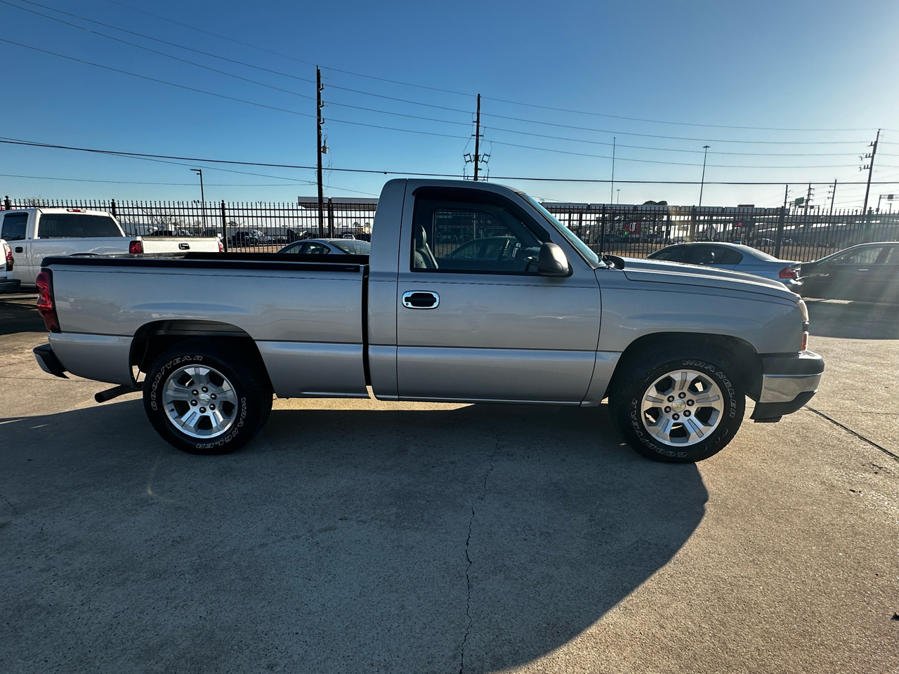 Chevrolet Silverado 1500 Reg. Cab Short Bed 2WD 2006