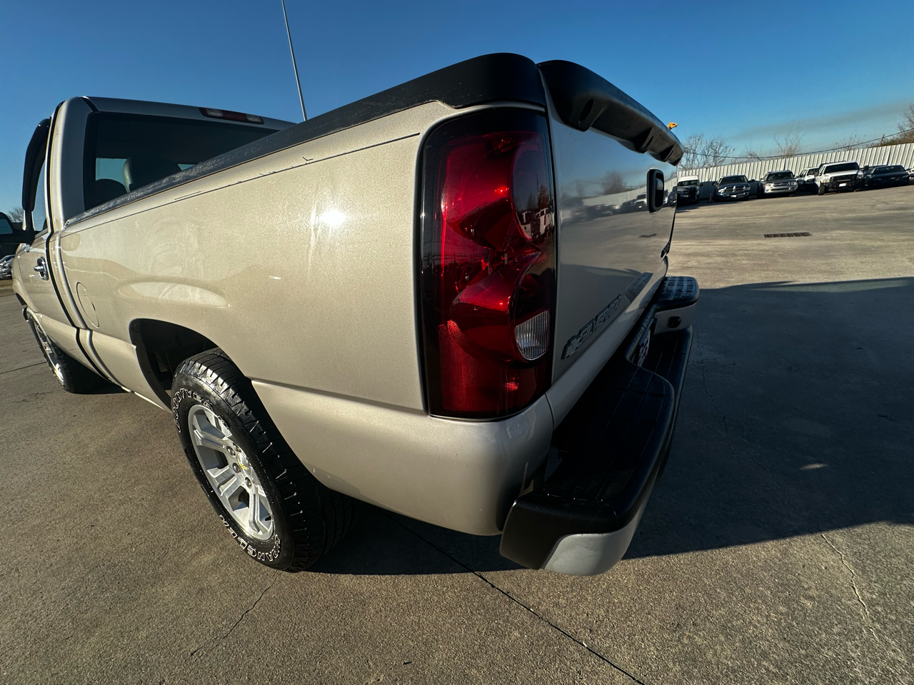 Chevrolet Silverado 1500 Reg. Cab Short Bed 2WD 2006
