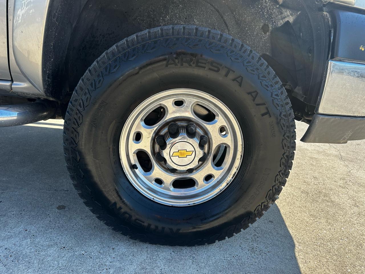 Chevrolet Silverado 2500HD LT Crew Cab Short Bed 4WD 2003