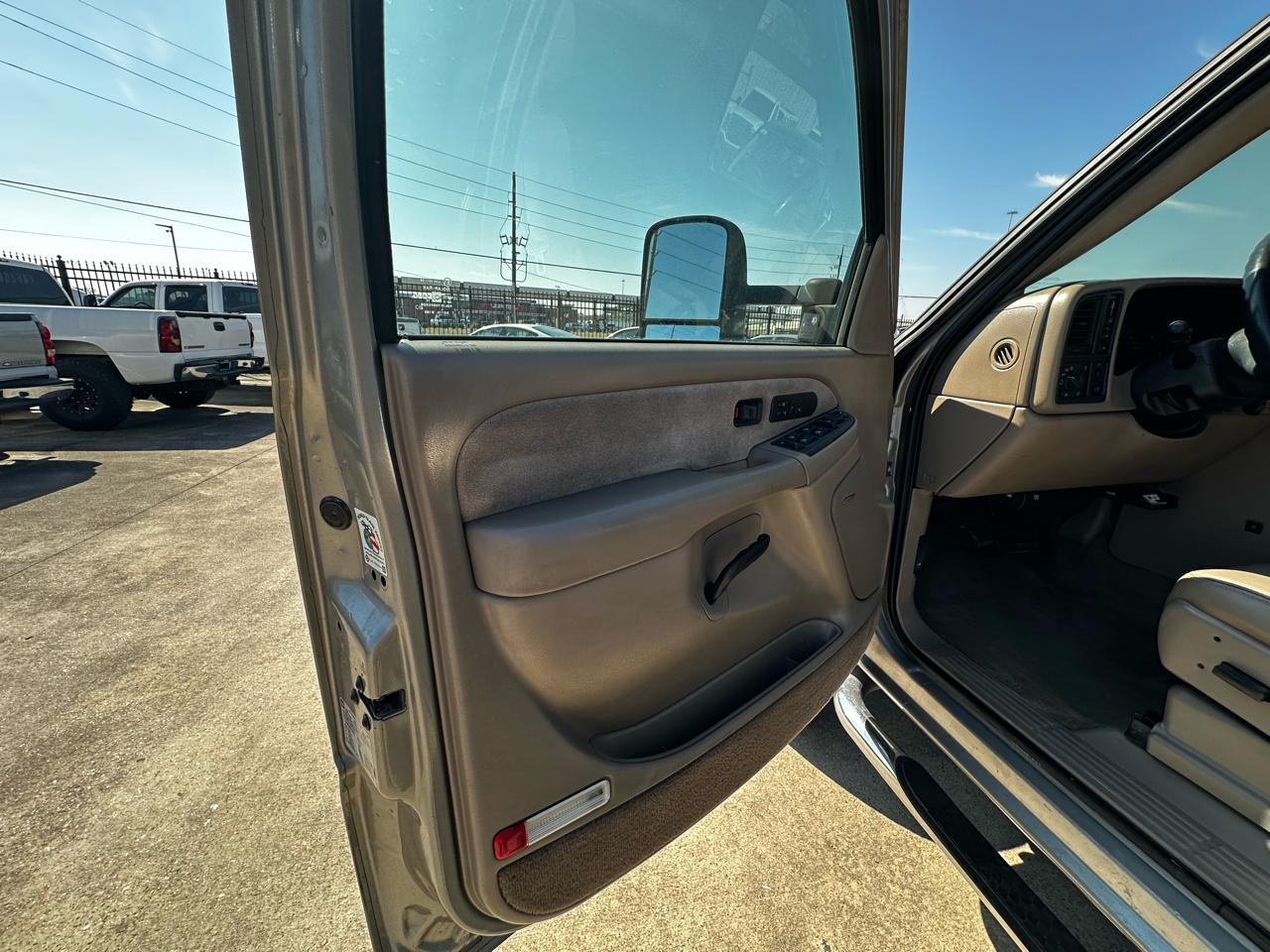 Chevrolet Silverado 2500HD LT Crew Cab Short Bed 4WD 2003