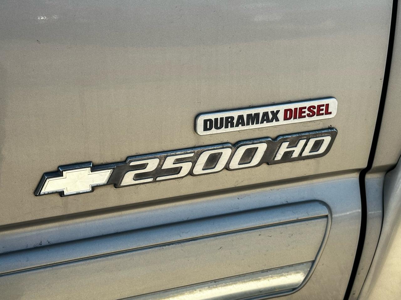 Chevrolet Silverado 2500HD LT Crew Cab Short Bed 4WD 2003