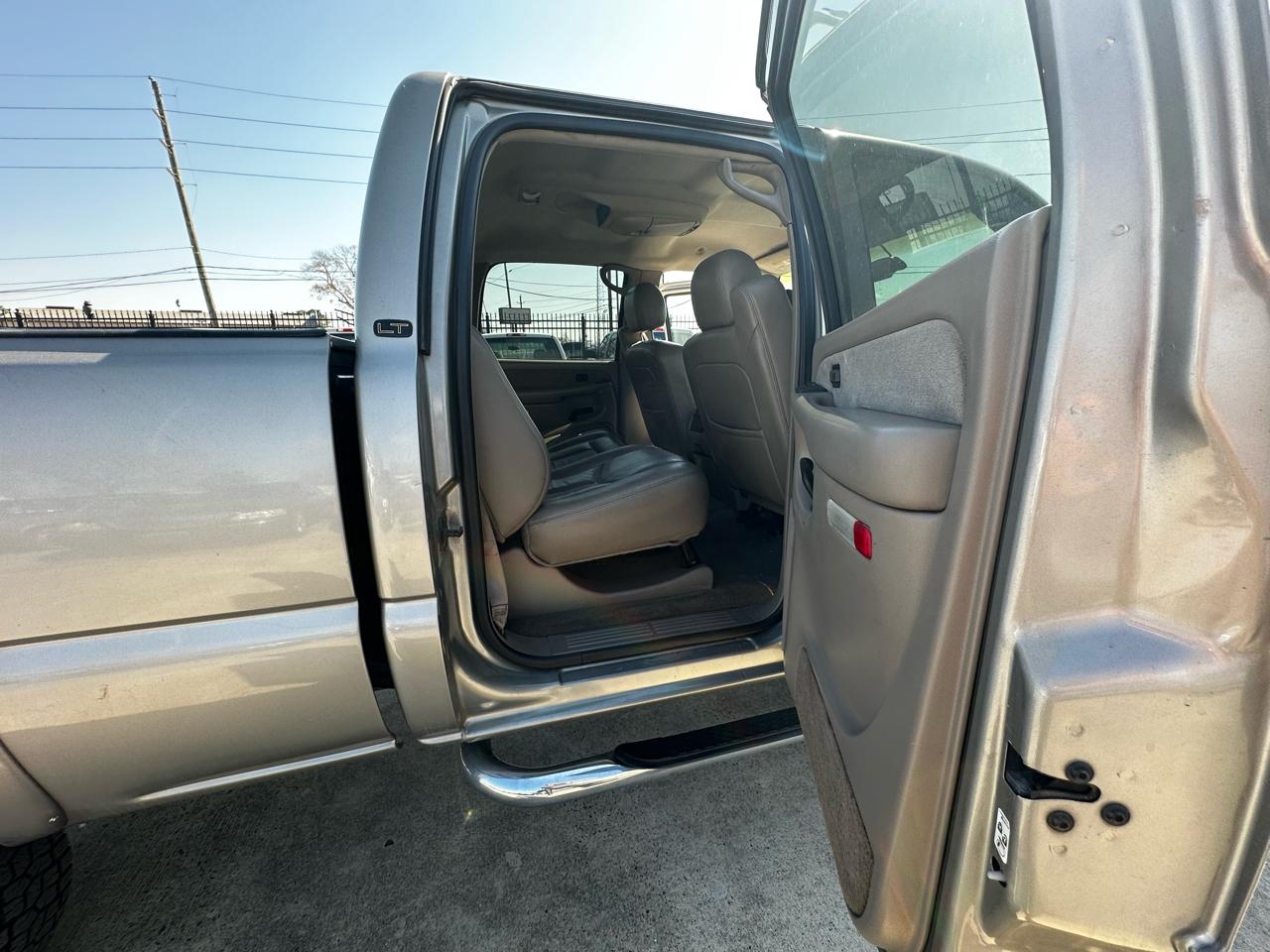 Chevrolet Silverado 2500HD LT Crew Cab Short Bed 4WD 2003