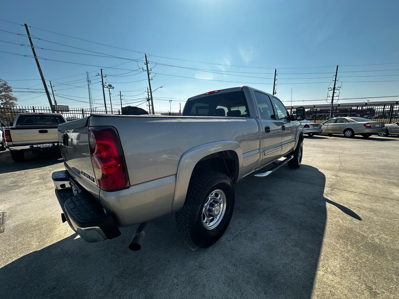 Chevrolet Silverado 2500HD LT Crew Cab Short Bed 4WD 2003