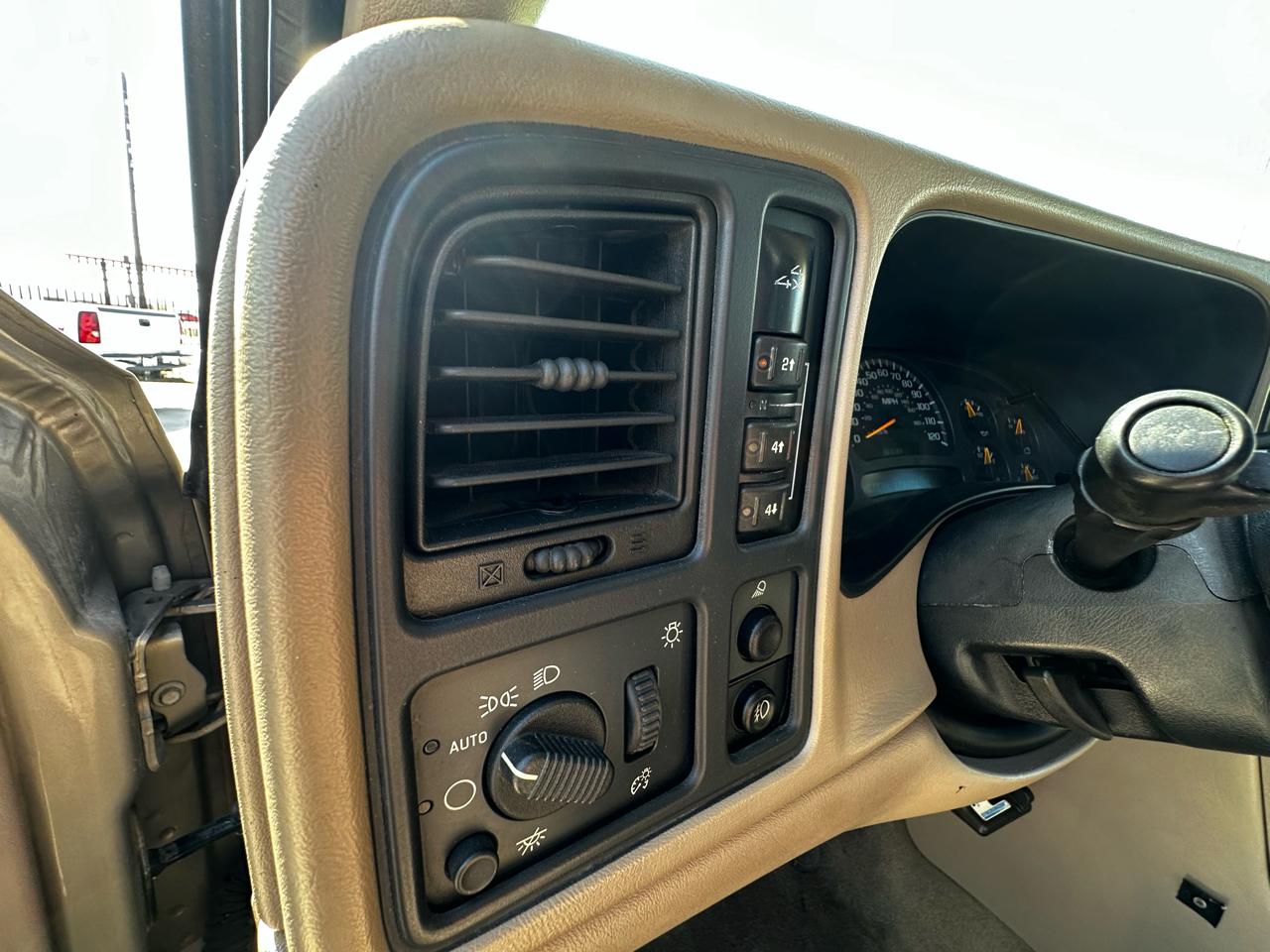 Chevrolet Silverado 2500HD LT Crew Cab Short Bed 4WD 2003