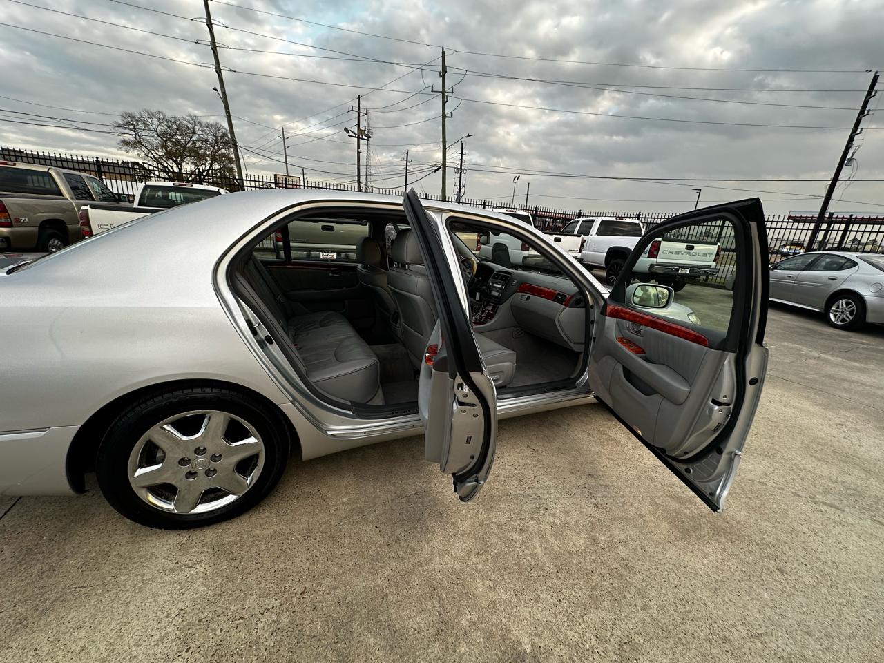 Lexus LS 430 Sedan 2004