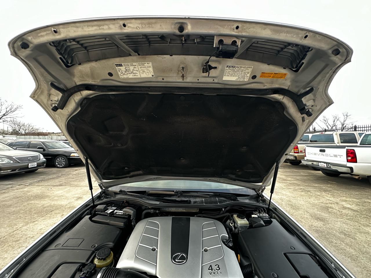 Lexus LS 430 Sedan 2004