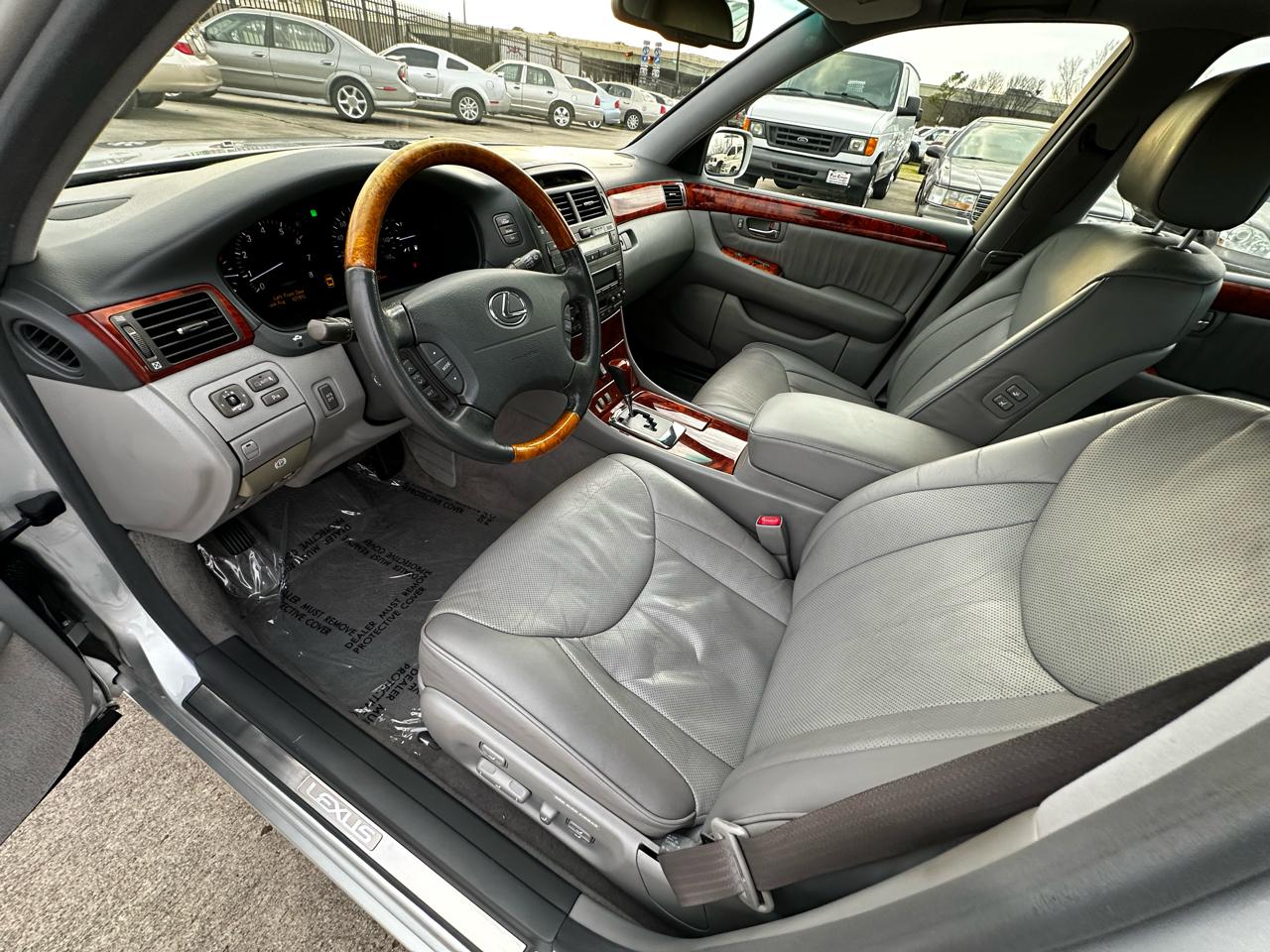 Lexus LS 430 Sedan 2004