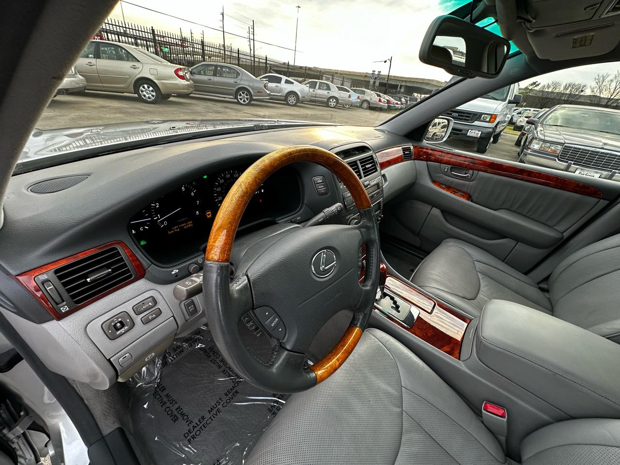 Lexus LS 430 Sedan 2004