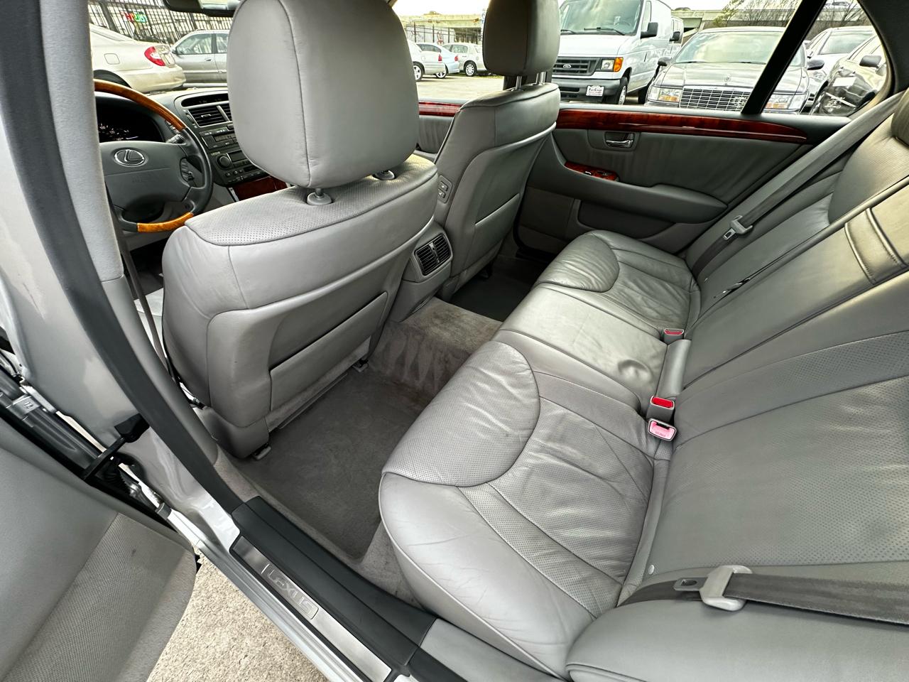 Lexus LS 430 Sedan 2004