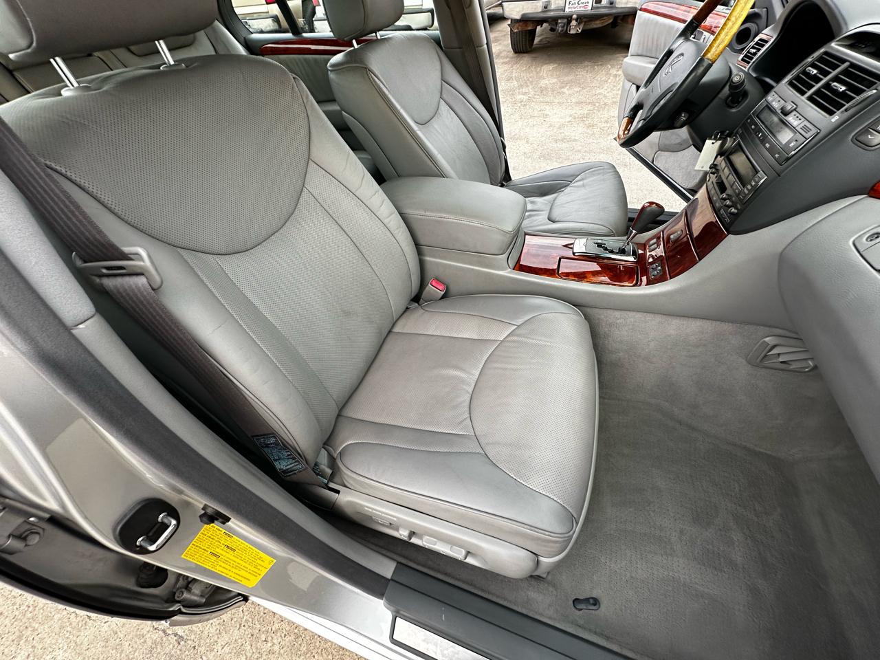 Lexus LS 430 Sedan 2004